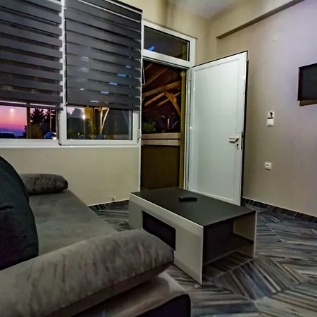 Vickyvillas Apartment *