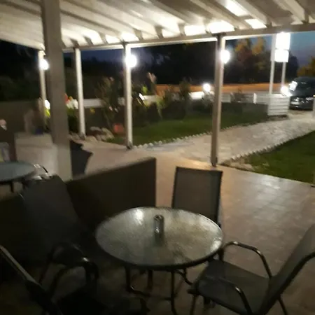 Vickyvillas Apartamento *